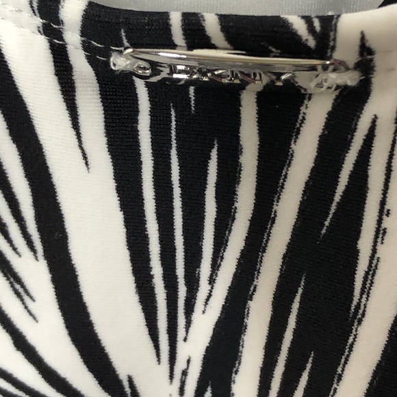 NWT DKNY Womens Black Printed Lined One Piece Swimsuit Size 6 Removable Pads - Picture 9 of 11